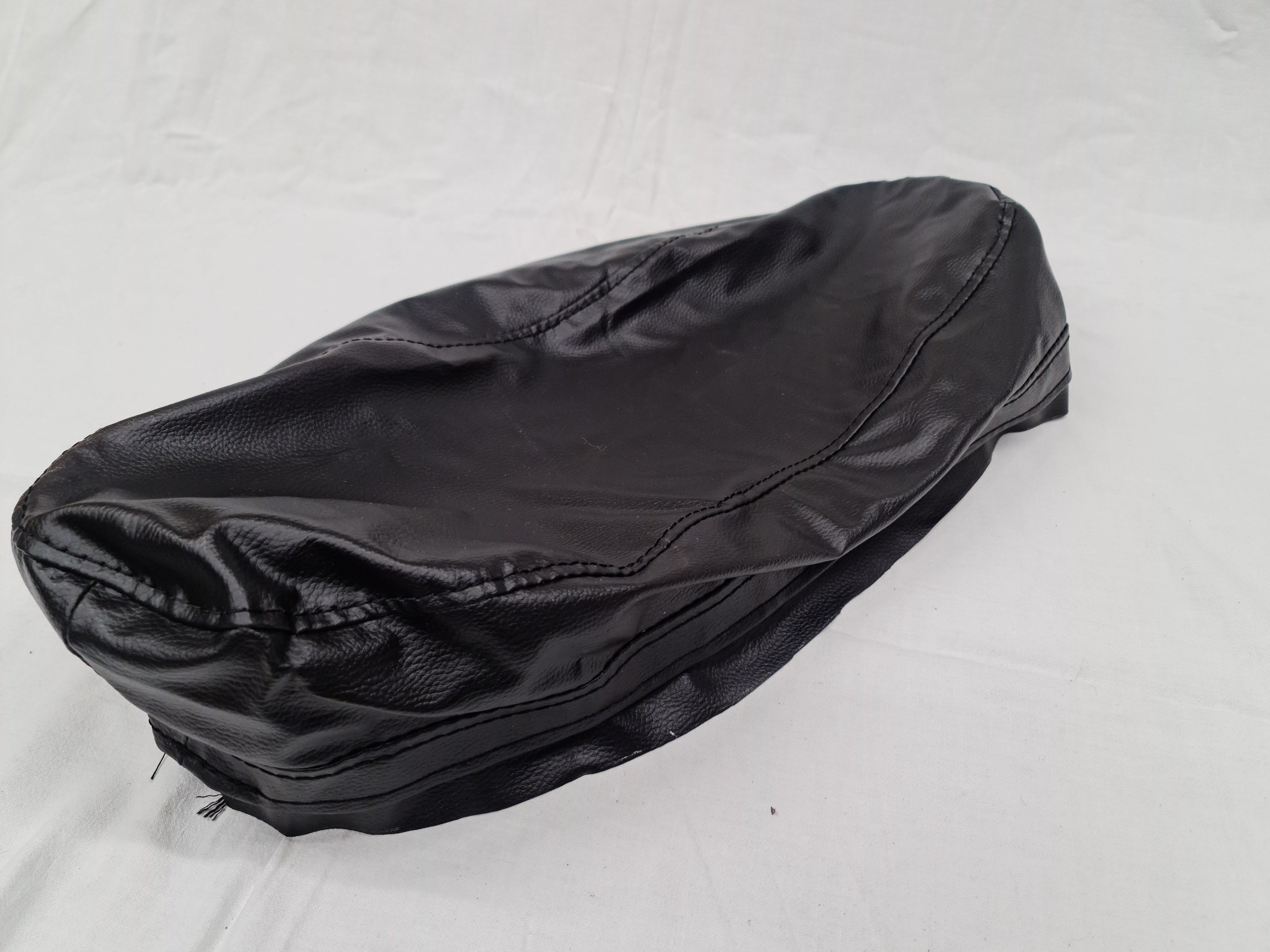 Poťah sedadla čierny, PIO, replika