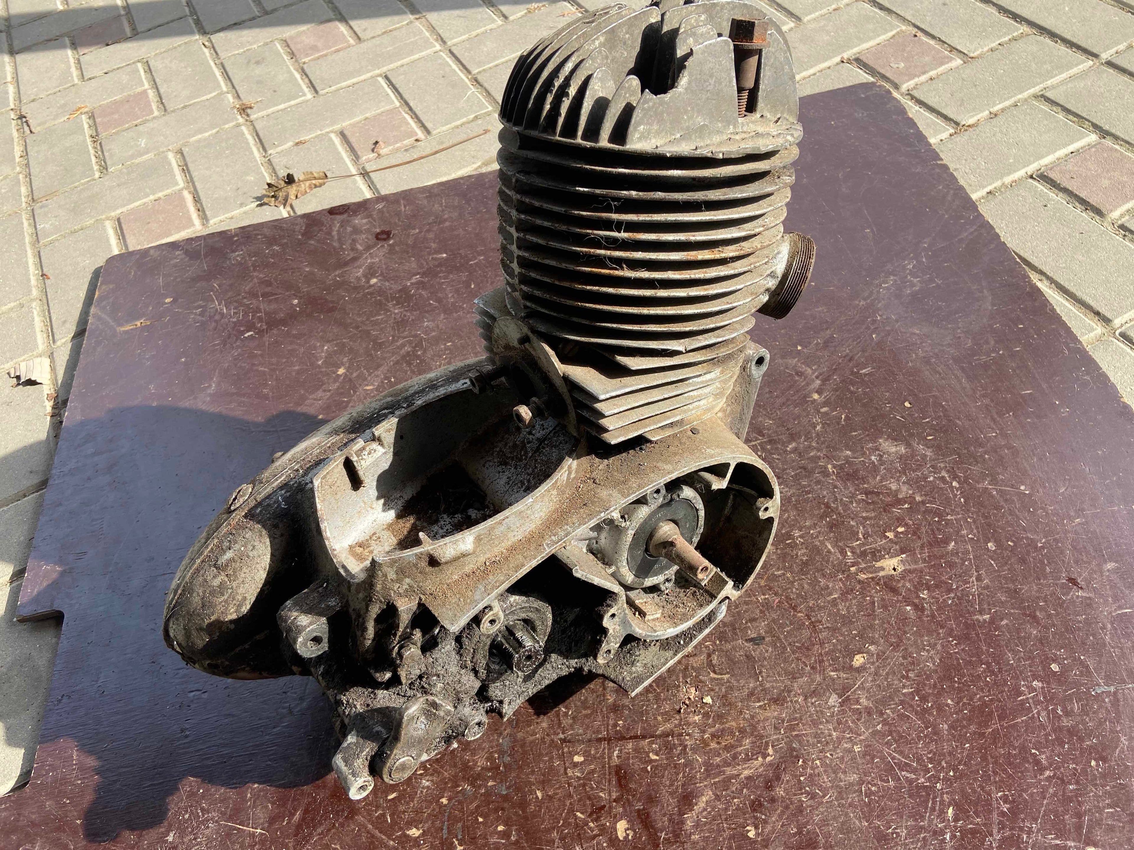 Motor JAWA 250/353 na ND