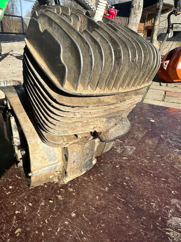 Motor ČZ 125/476 - pretáča, radí