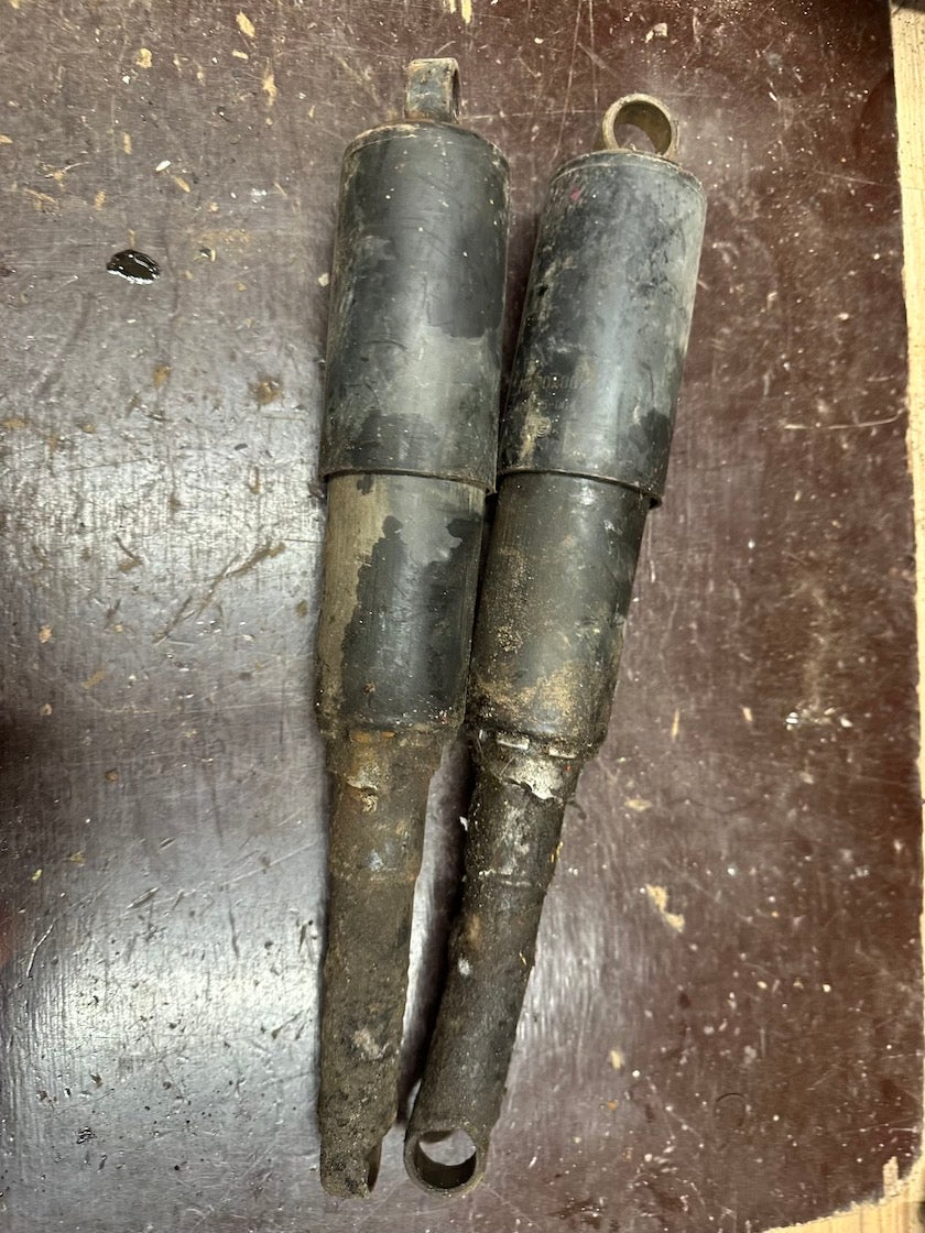 Zadné tlmiče, upravené