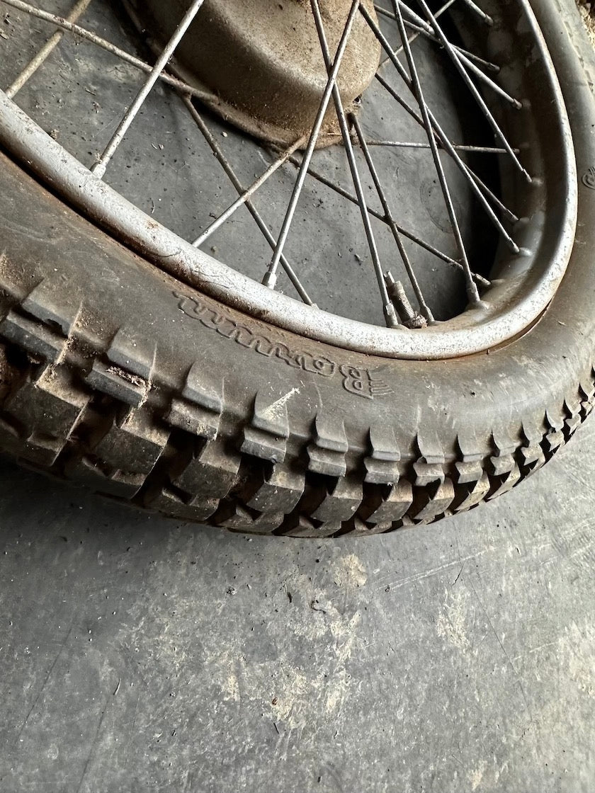 Predné koleso s plášťom 19, perák 160mm