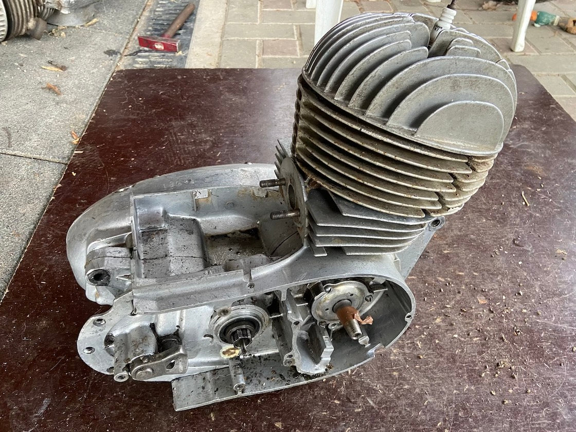 Motor ČZ 125
