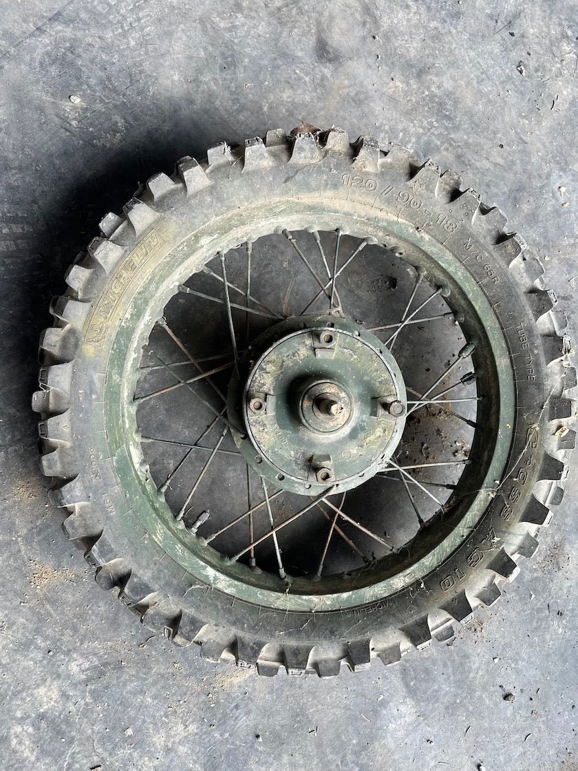 Zadné koleso +brzdový štít YAMAHA 600 XT