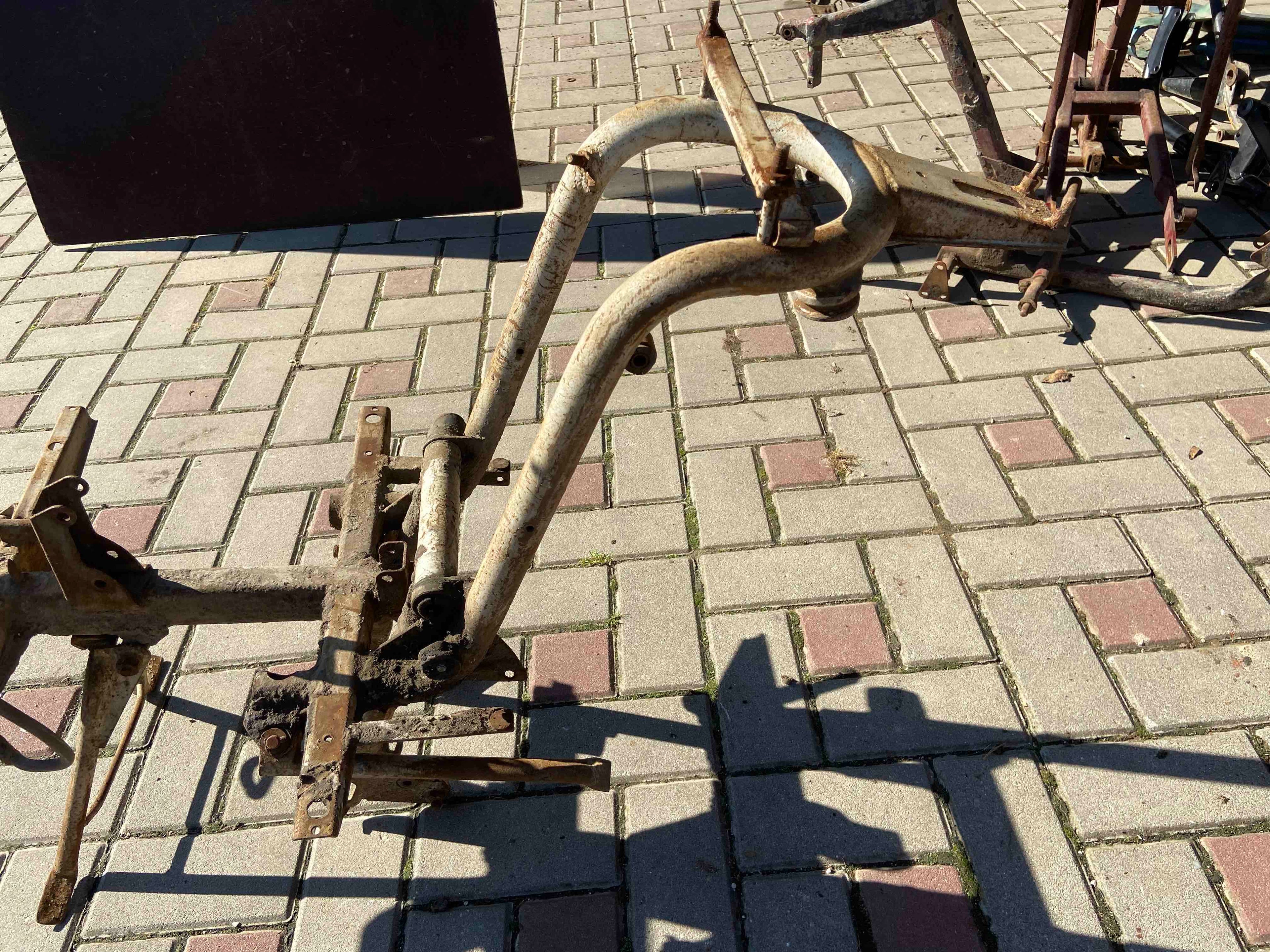 Rám TATRAN MANET so stojanom a vidlicou