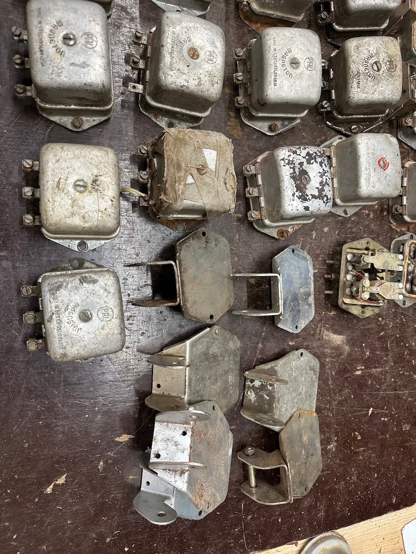 Regulátor napätia, skrinkový