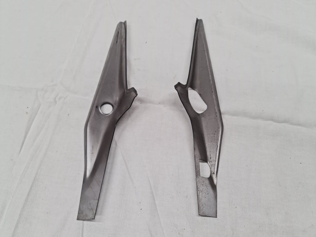 Bočné plechy k navareniu na podsedlový nosník, replika /pár