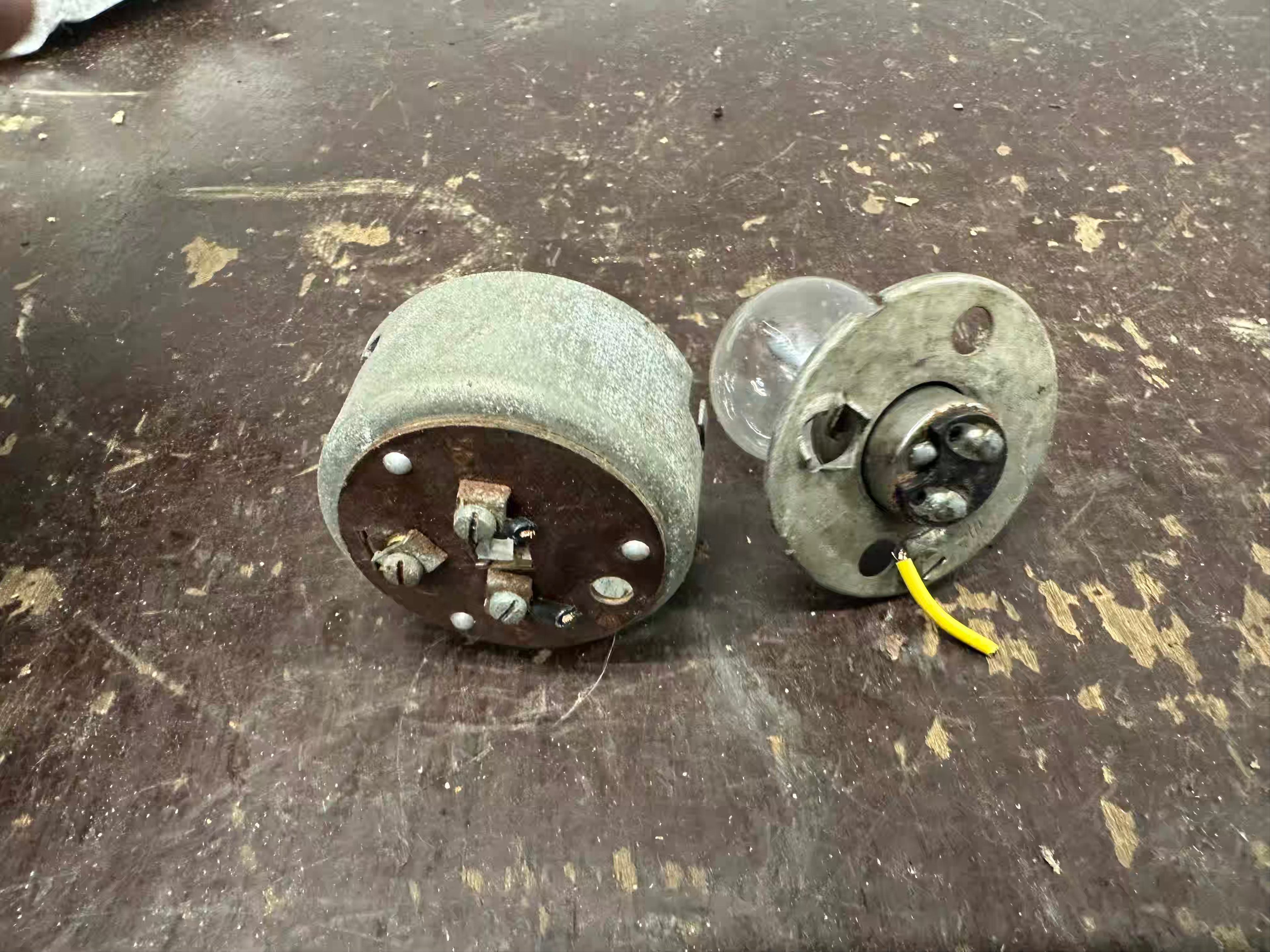 Objímka žiarovky komplet