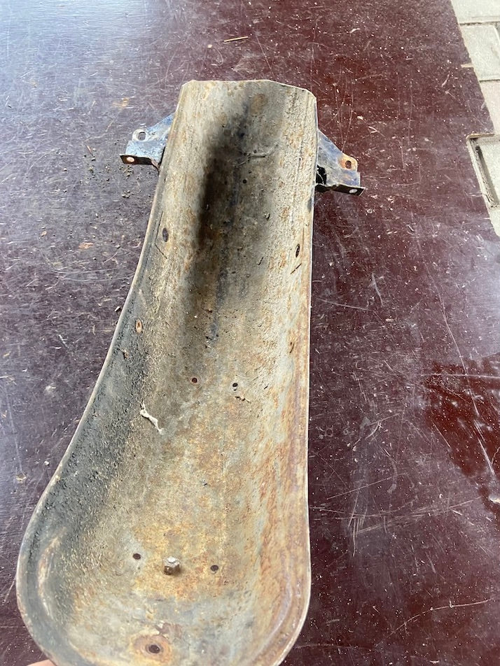 Zadný blatník, robený