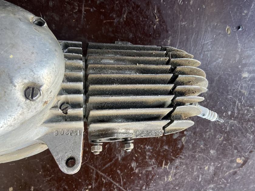 Motor JAWA 550, 555