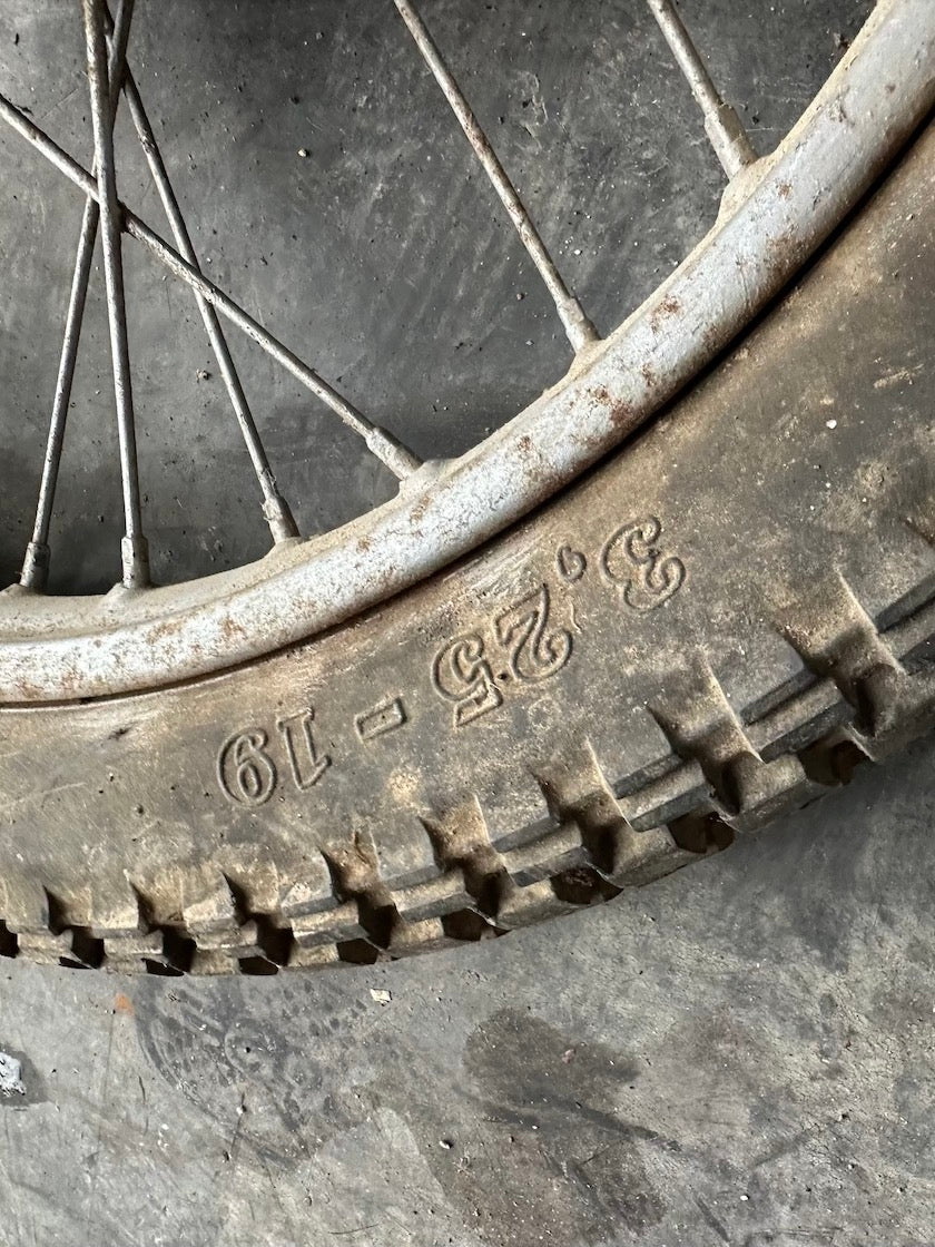 Predné koleso s plášťom 19, perák 160mm