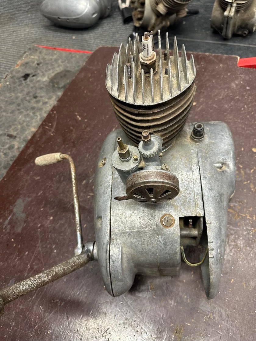 Motor MANET 90 dvojpiest, kompletný