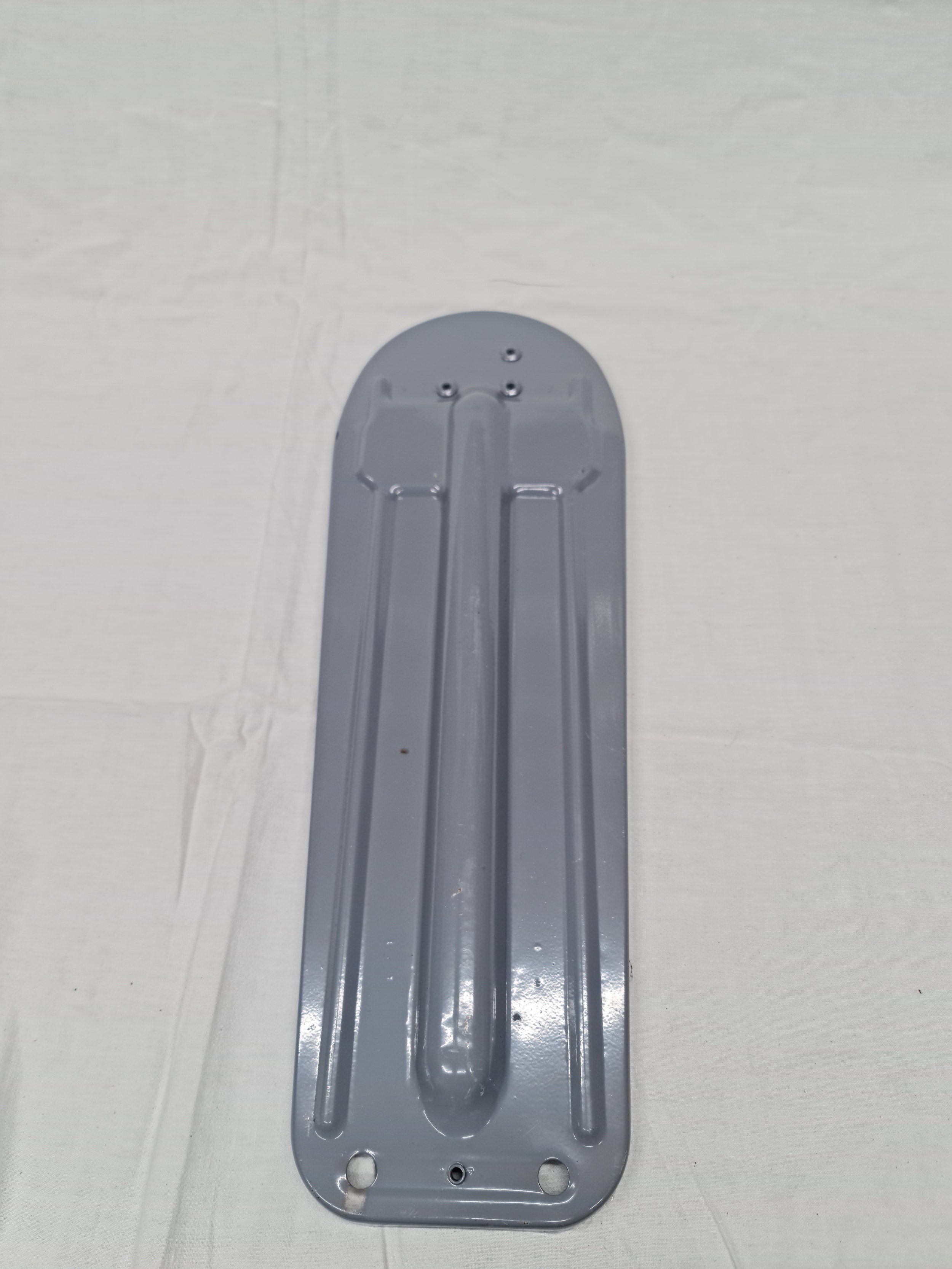 Plech sedadla, PIO, replika