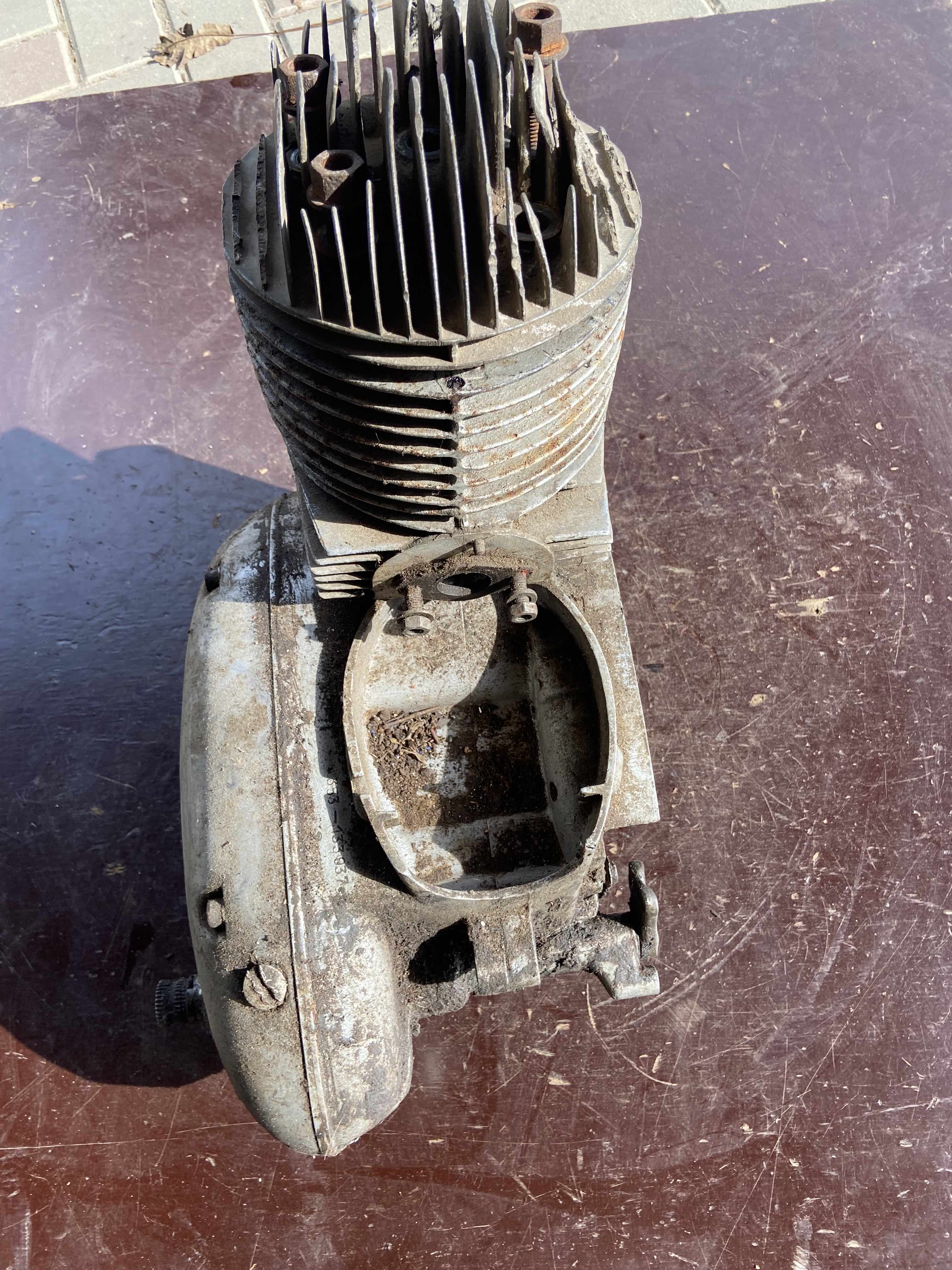 Motor JAWA 250/353 na ND