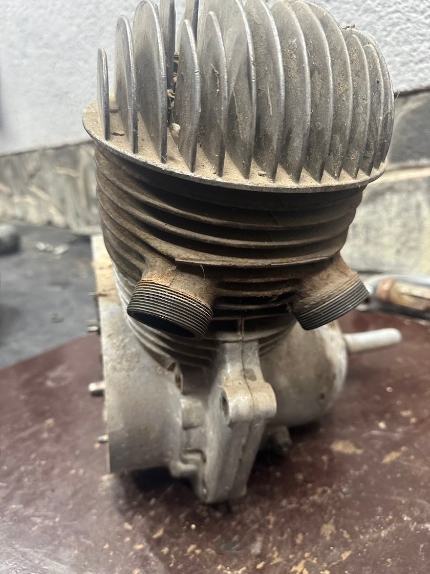 Motor ČZ 175/450, valec 356