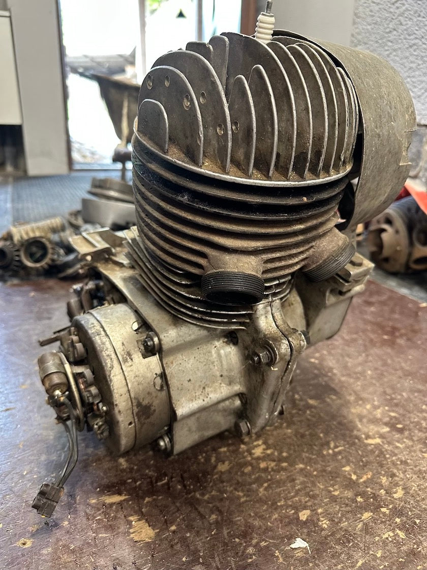 Motor ČZ 175/501 skúter, dvojvýfuk