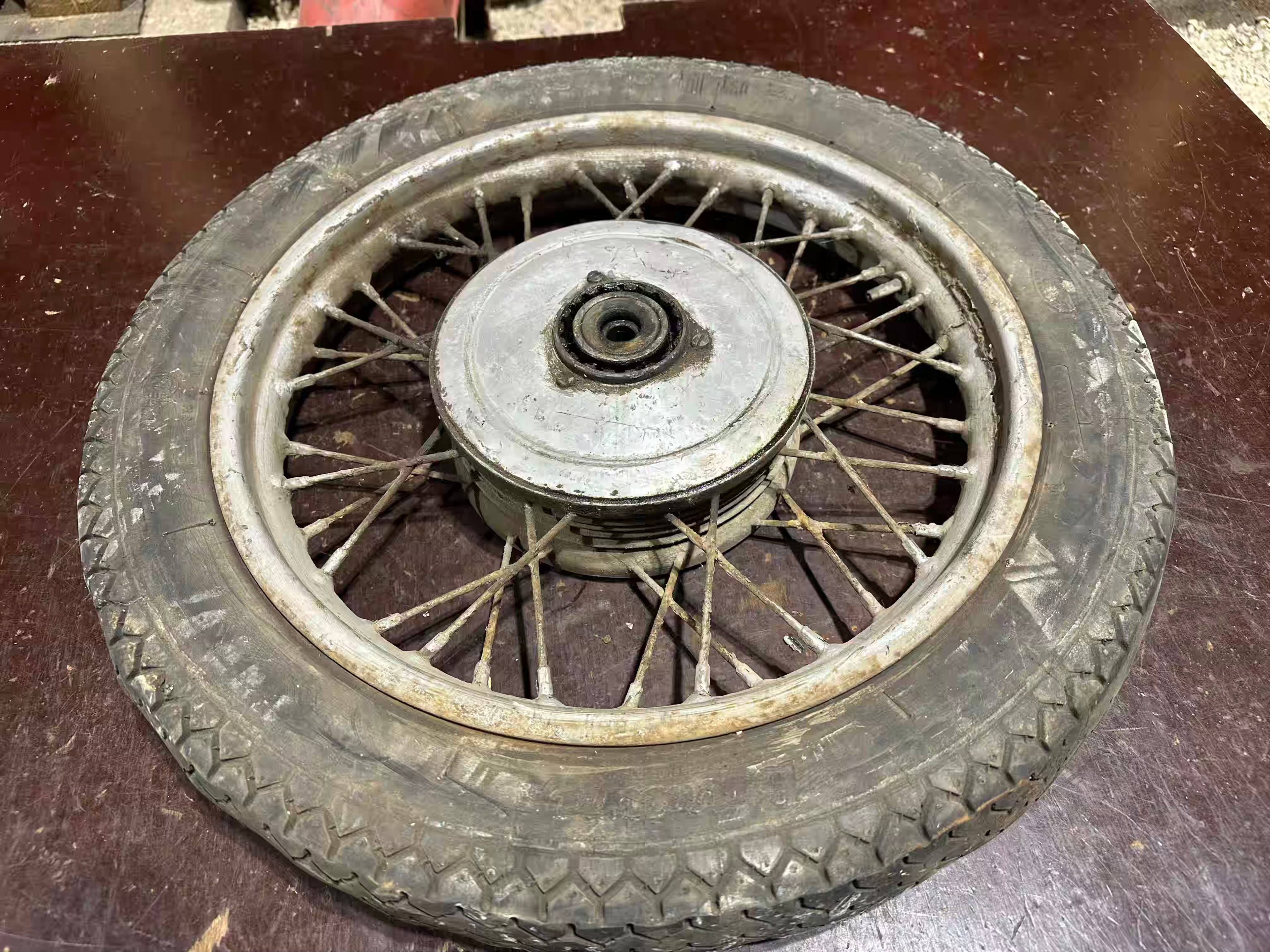 Zadné koleso 353 354 KYV stred kolesa