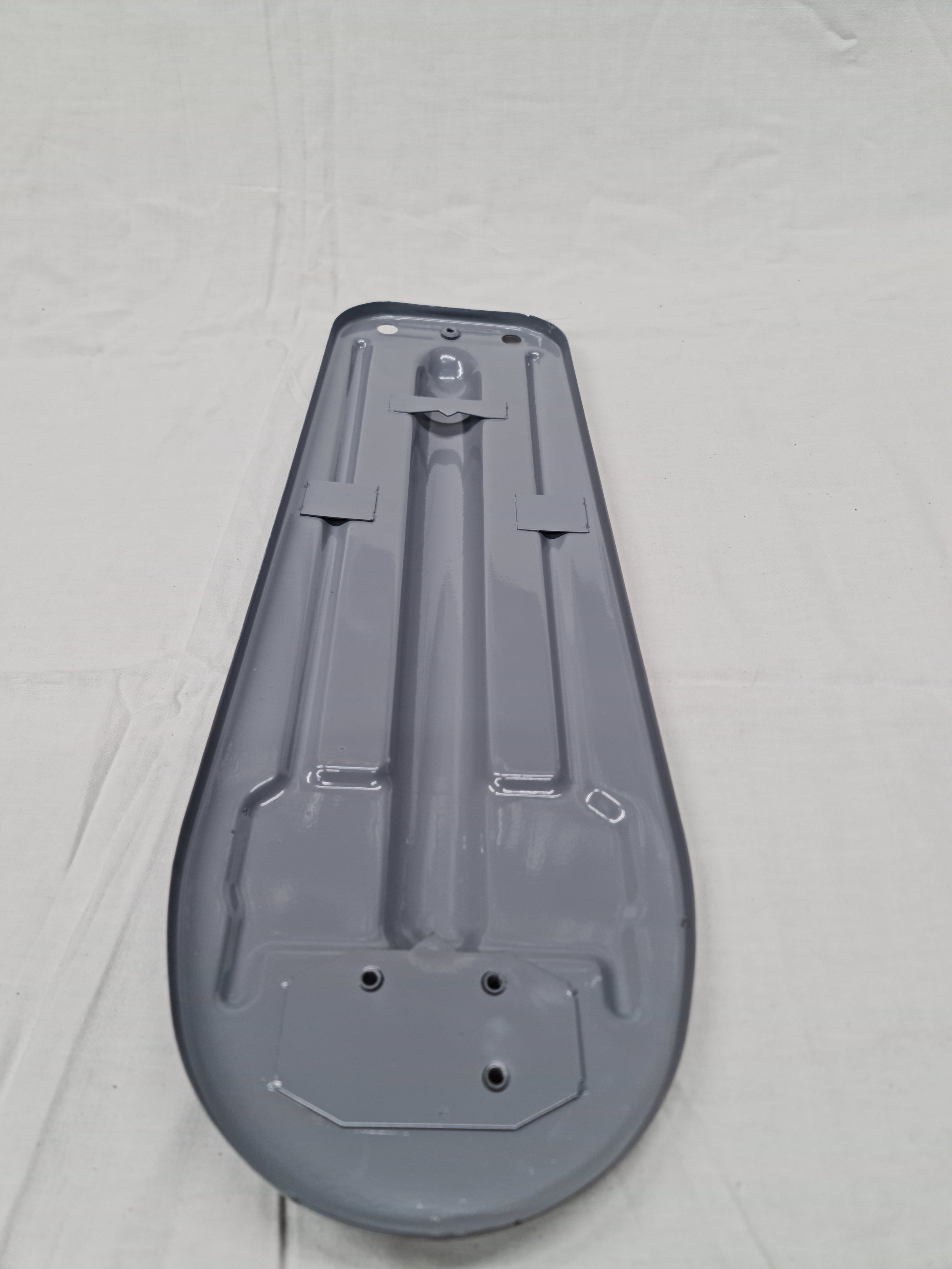 Plech sedadla, PIO, replika