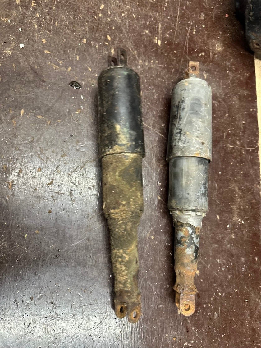 Zadné tlmiče, upravené