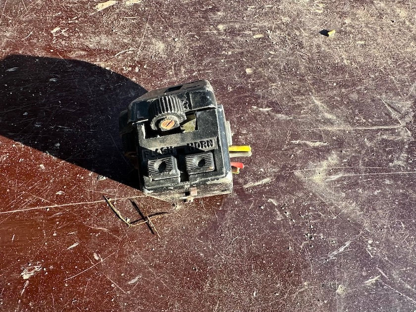 Prepínač, liatinový