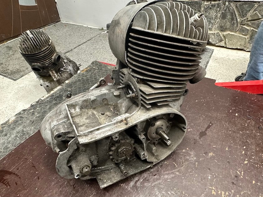 Motor dvojvýfuk, čz skúter