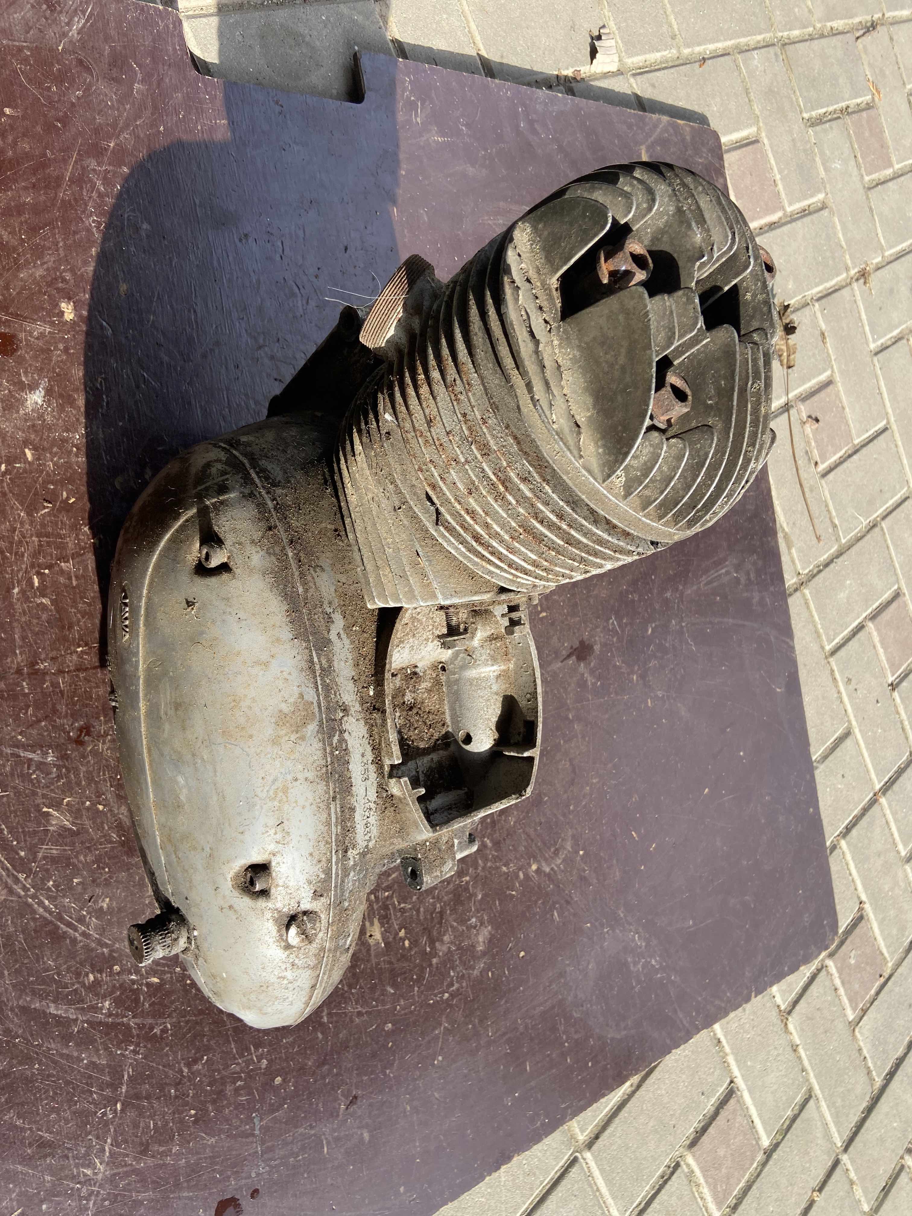 Motor JAWA 250/353 na ND
