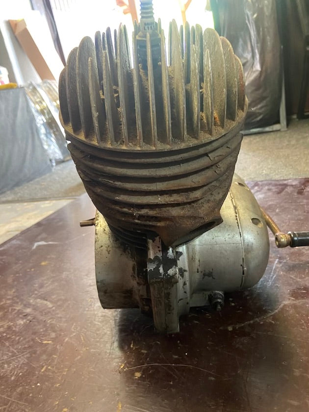 Motor ČZ 175/450 na výbrus