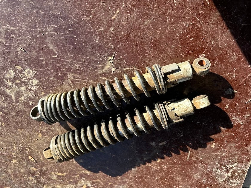 Zadné tlmiče, pár