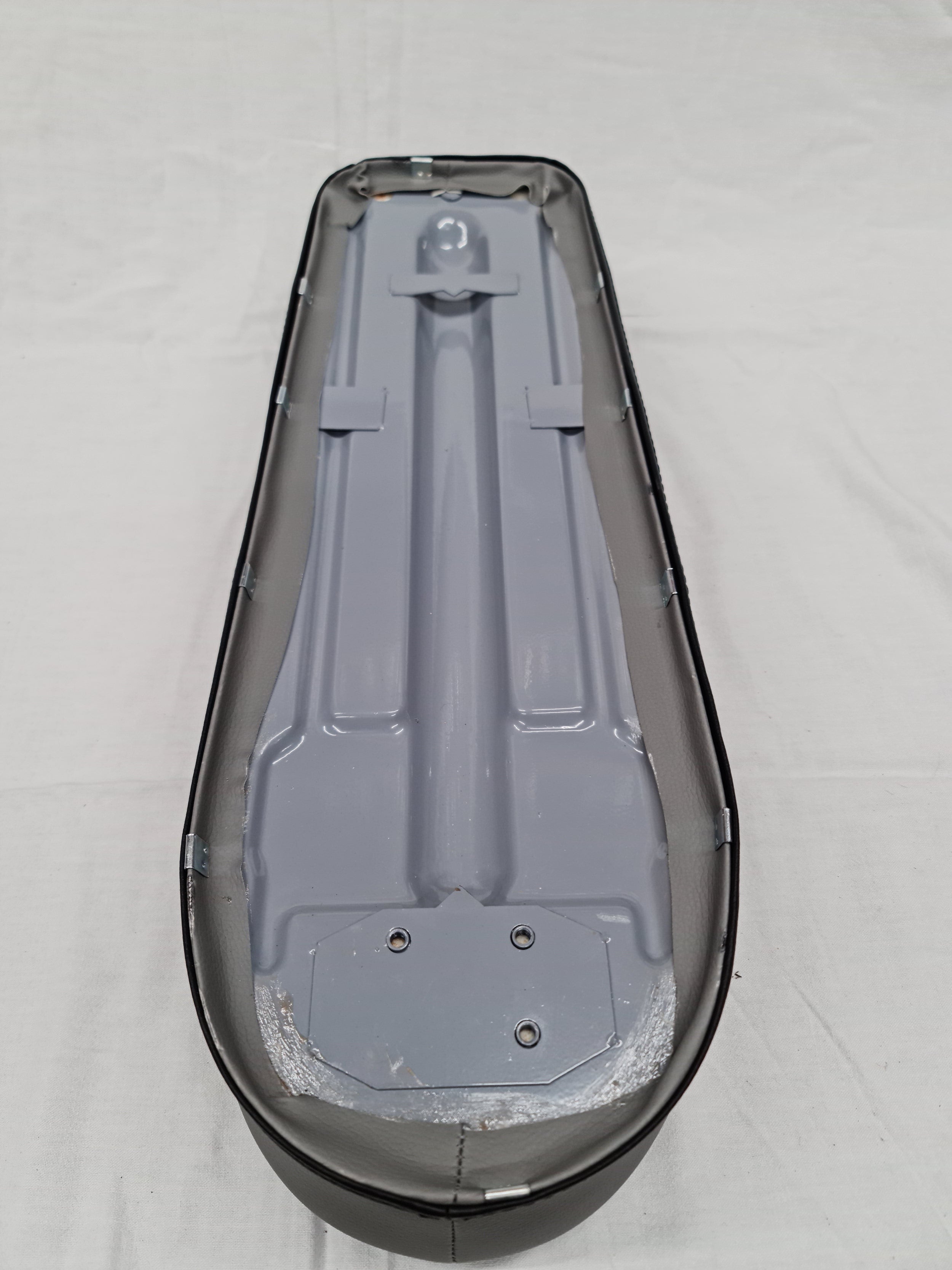 Sedadlo čierno-šedé , PIO, replika