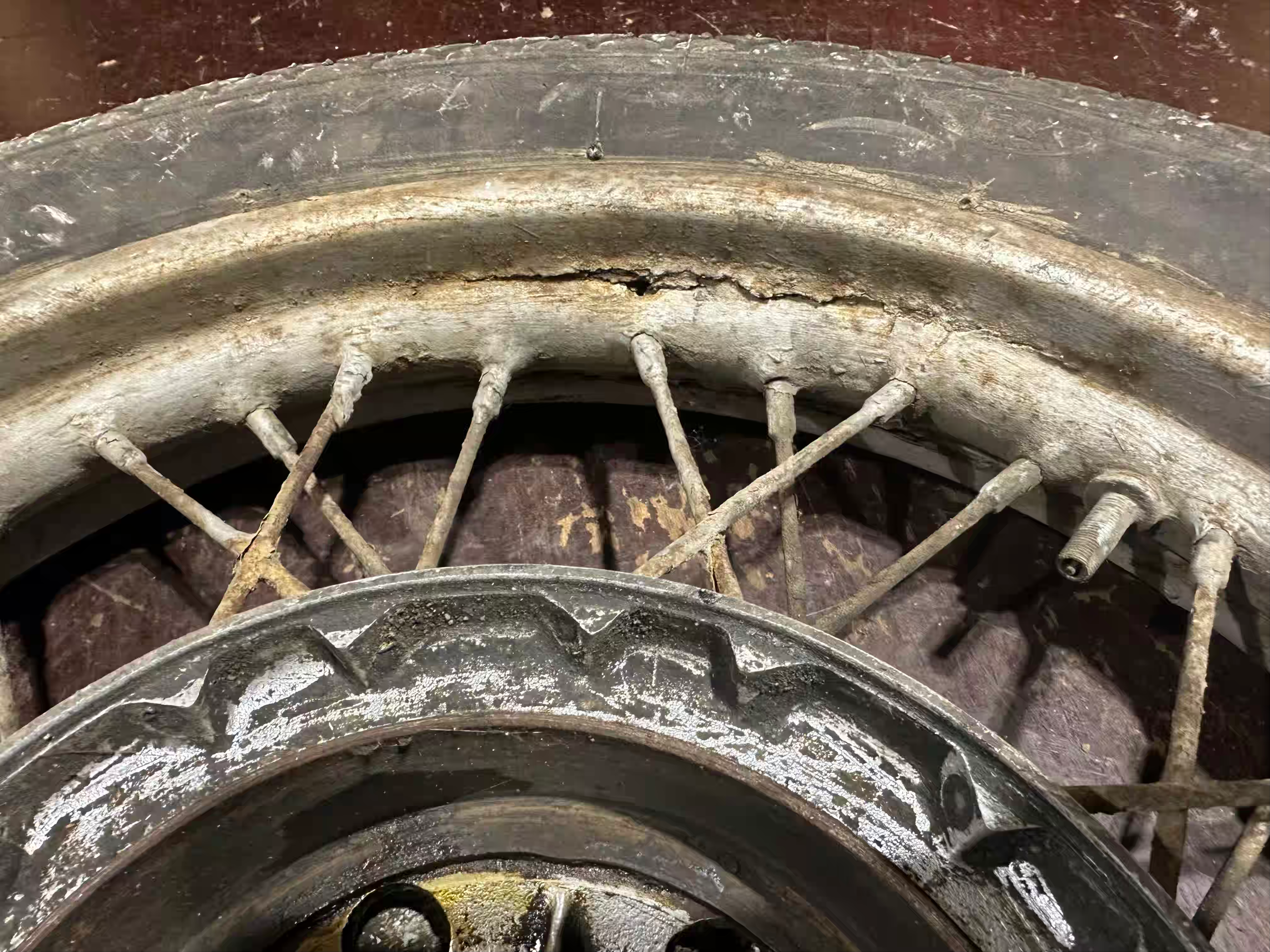 Zadné koleso 353 354 KYV stred kolesa