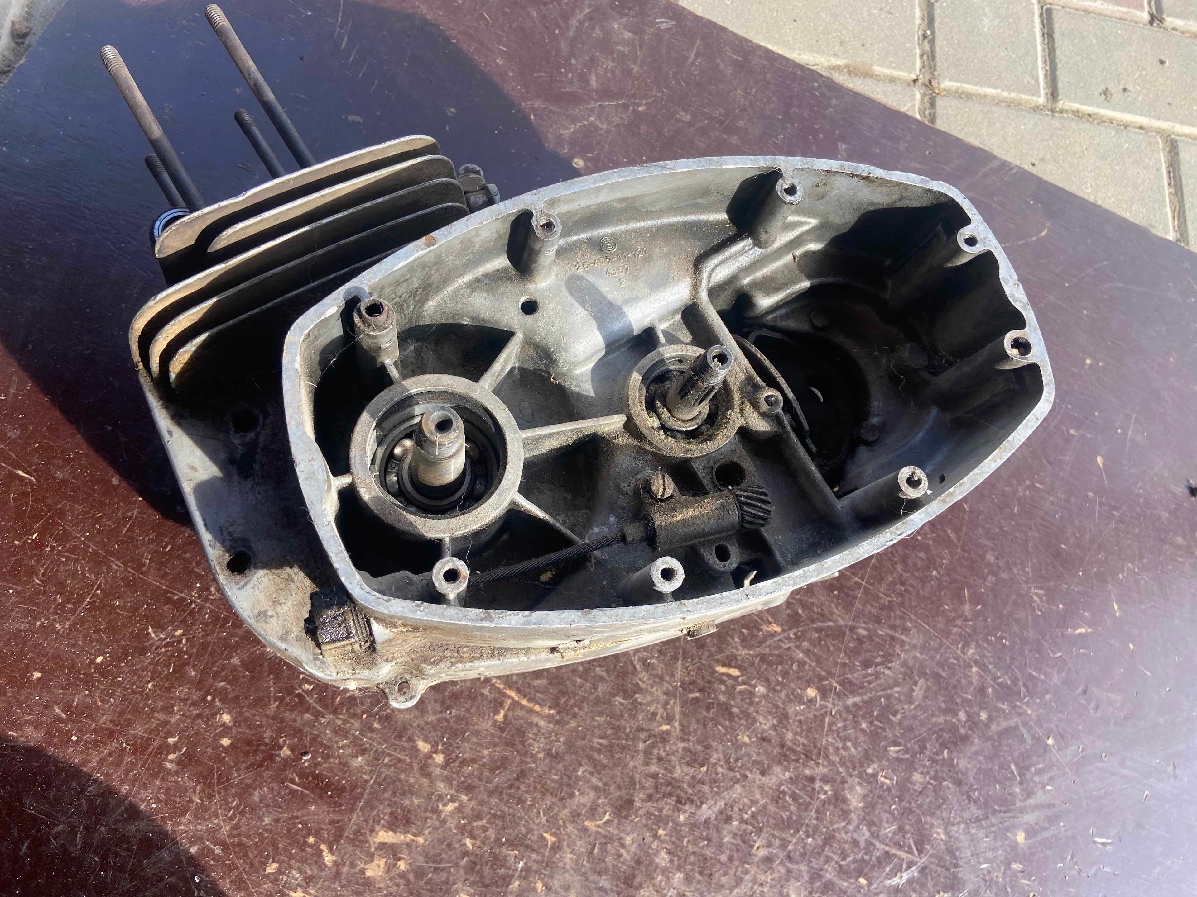 Polomotor ČZ 175/477 prevodovka, bloky, kluka