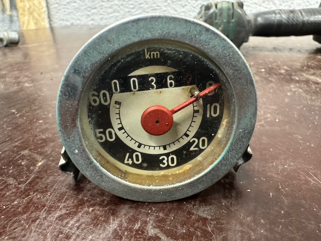 Tachometer 555, funkčný+počíta