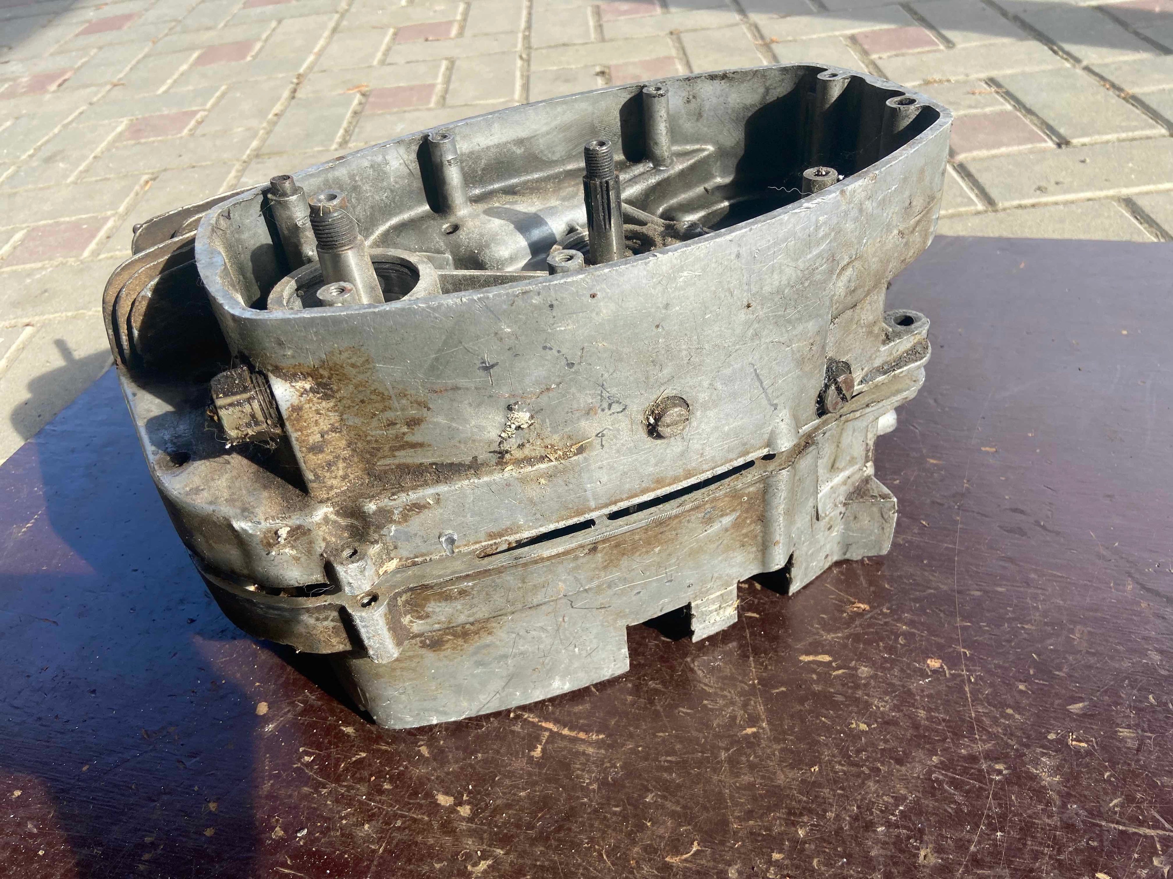 Polomotor ČZ 175/477 prevodovka, bloky, kluka
