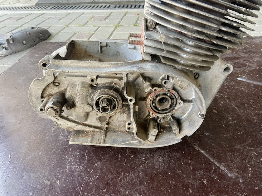 Motor ČZ 125/453, bez kluky na ND aj jednotlivo