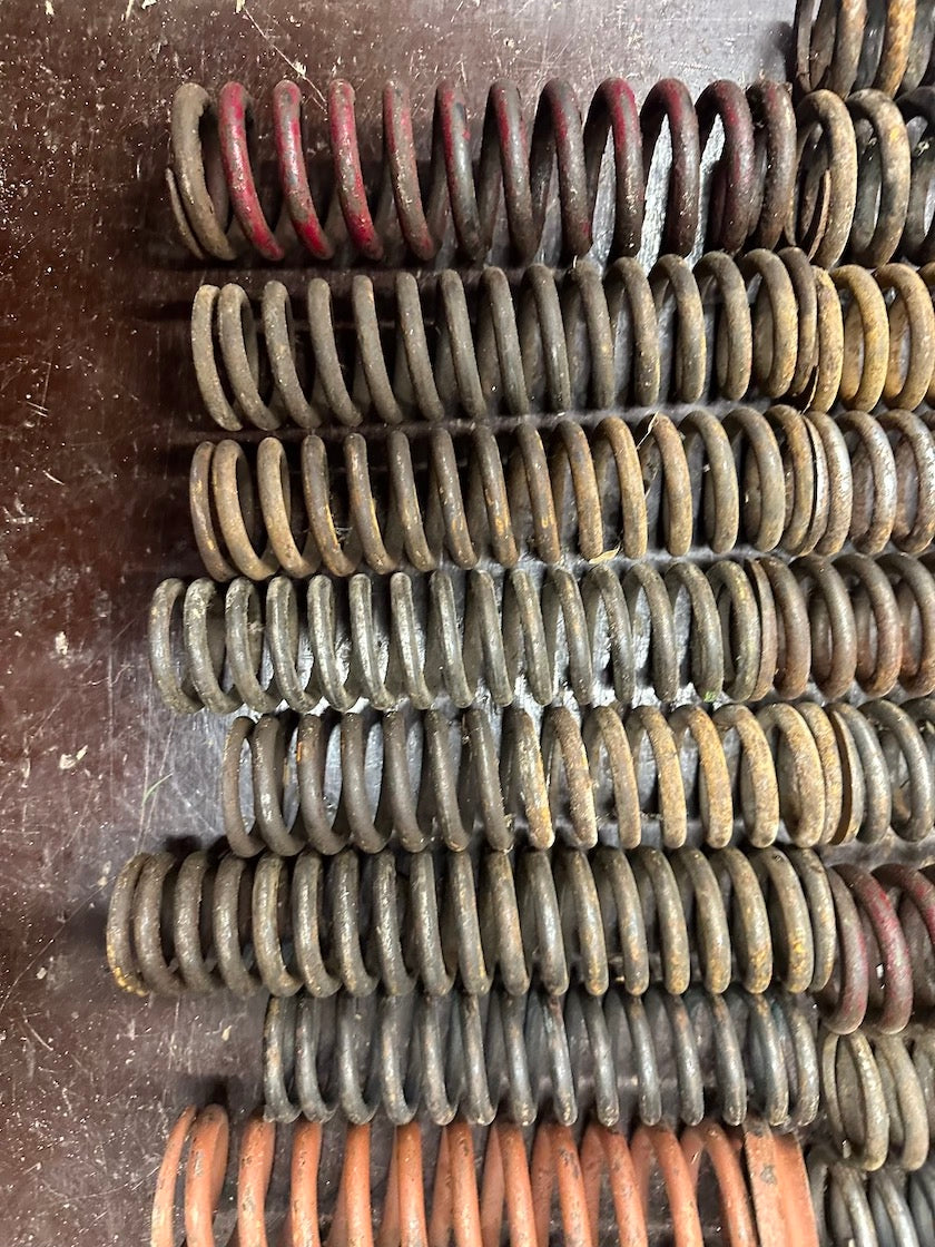 Pružina, zadné tlmiče, kus