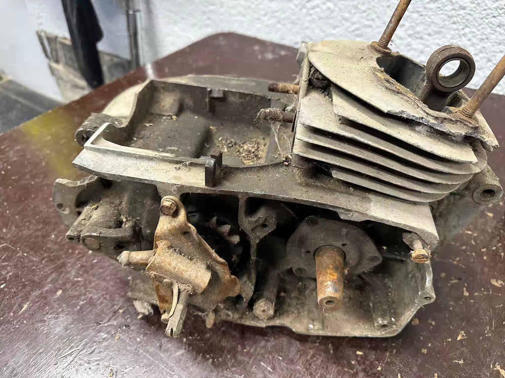 Motor spodok, polomotor ČZ 175/501  skúter