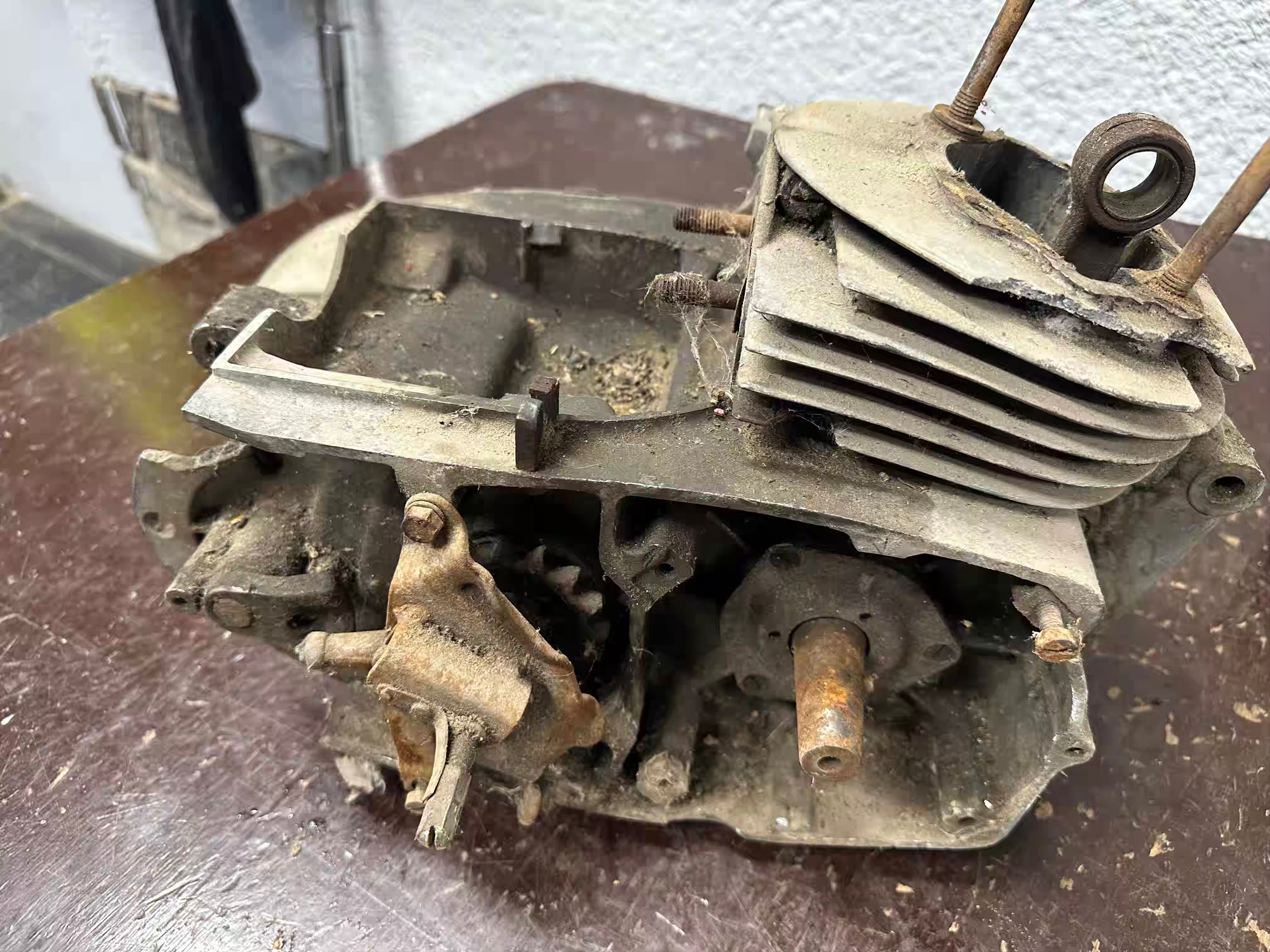 Motor spodok, polomotor ČZ 175/501  skúter