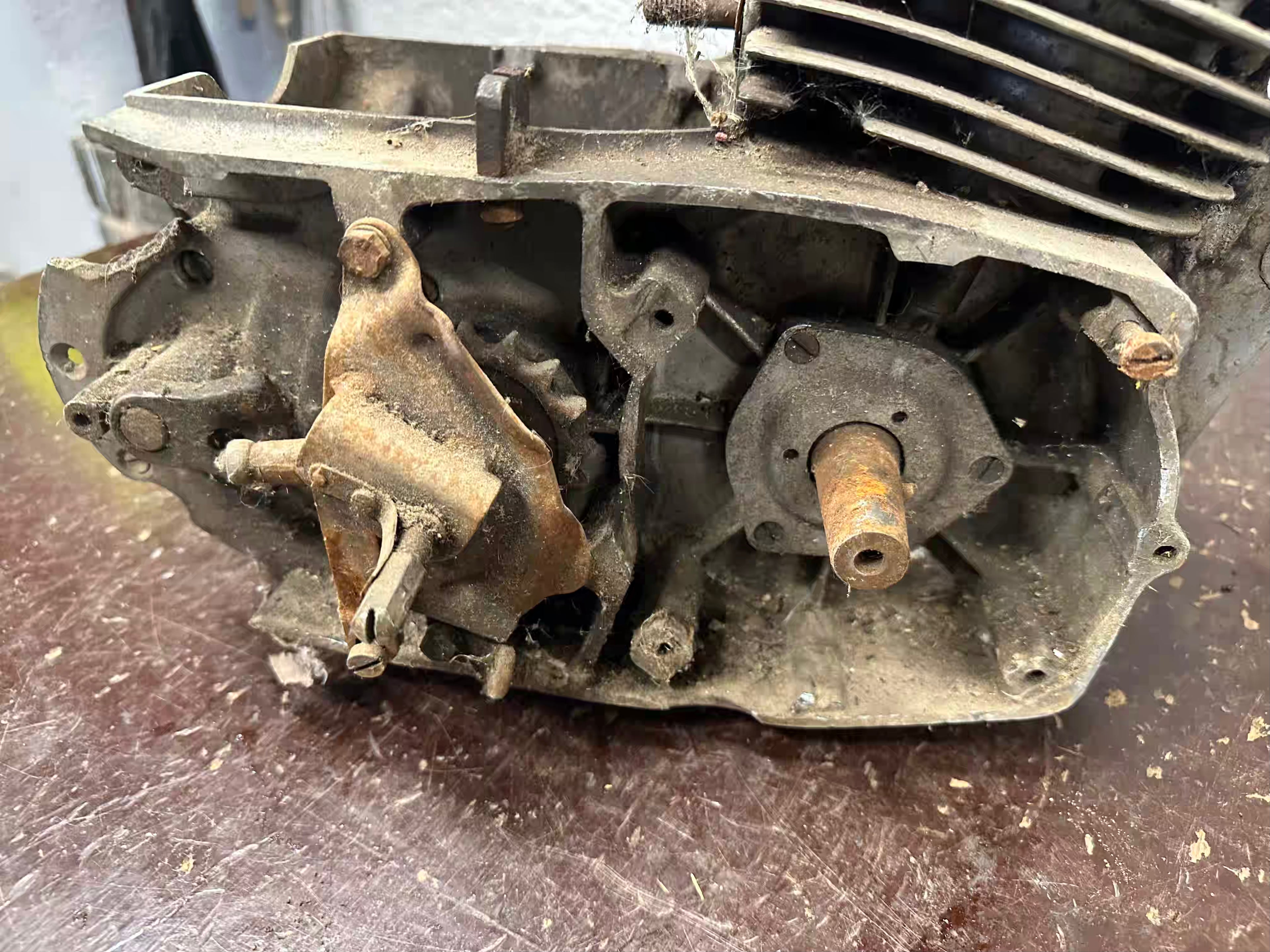 Motor spodok, polomotor ČZ 175/501  skúter