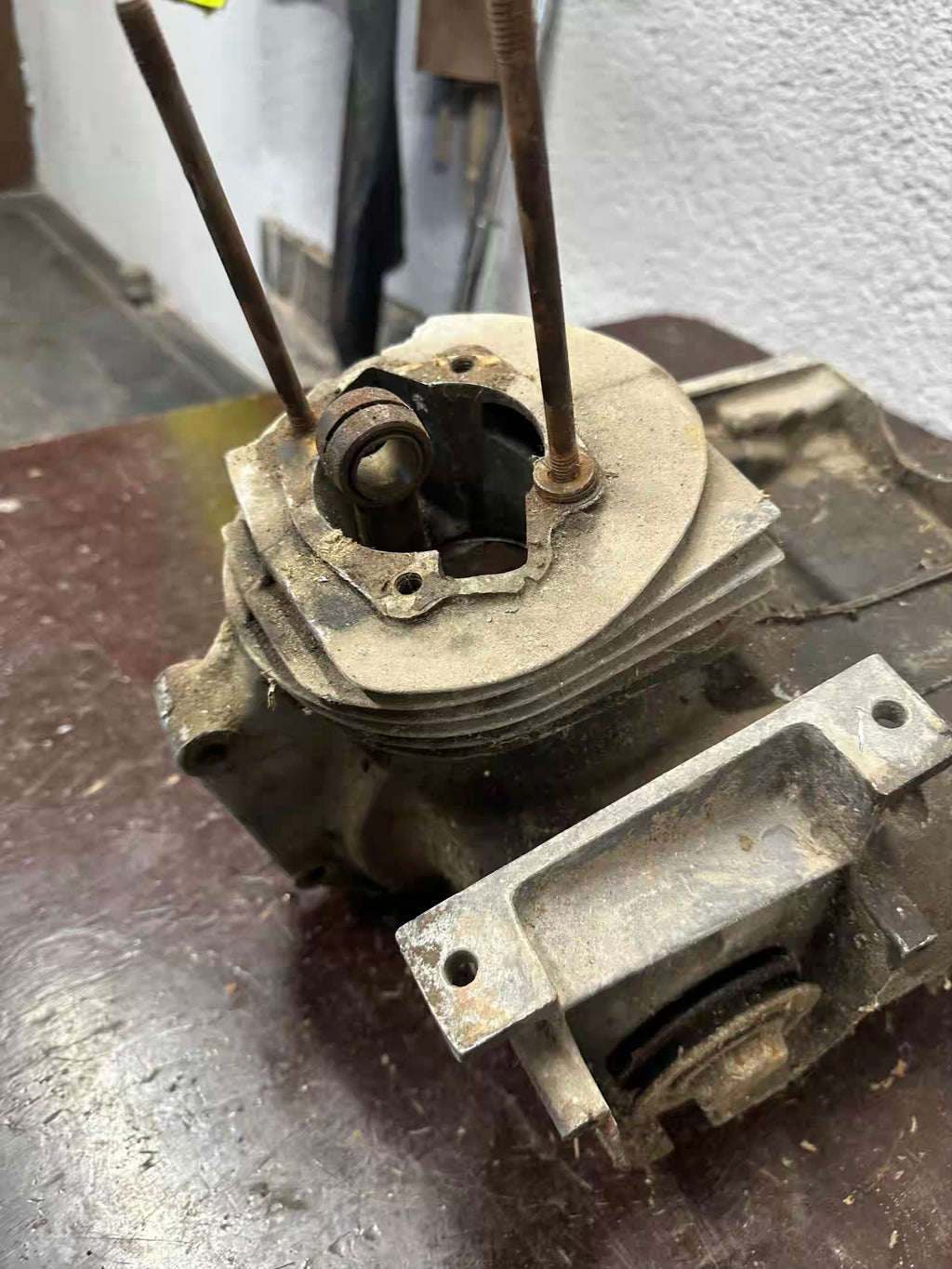 Motor spodok, polomotor ČZ 175/501  skúter