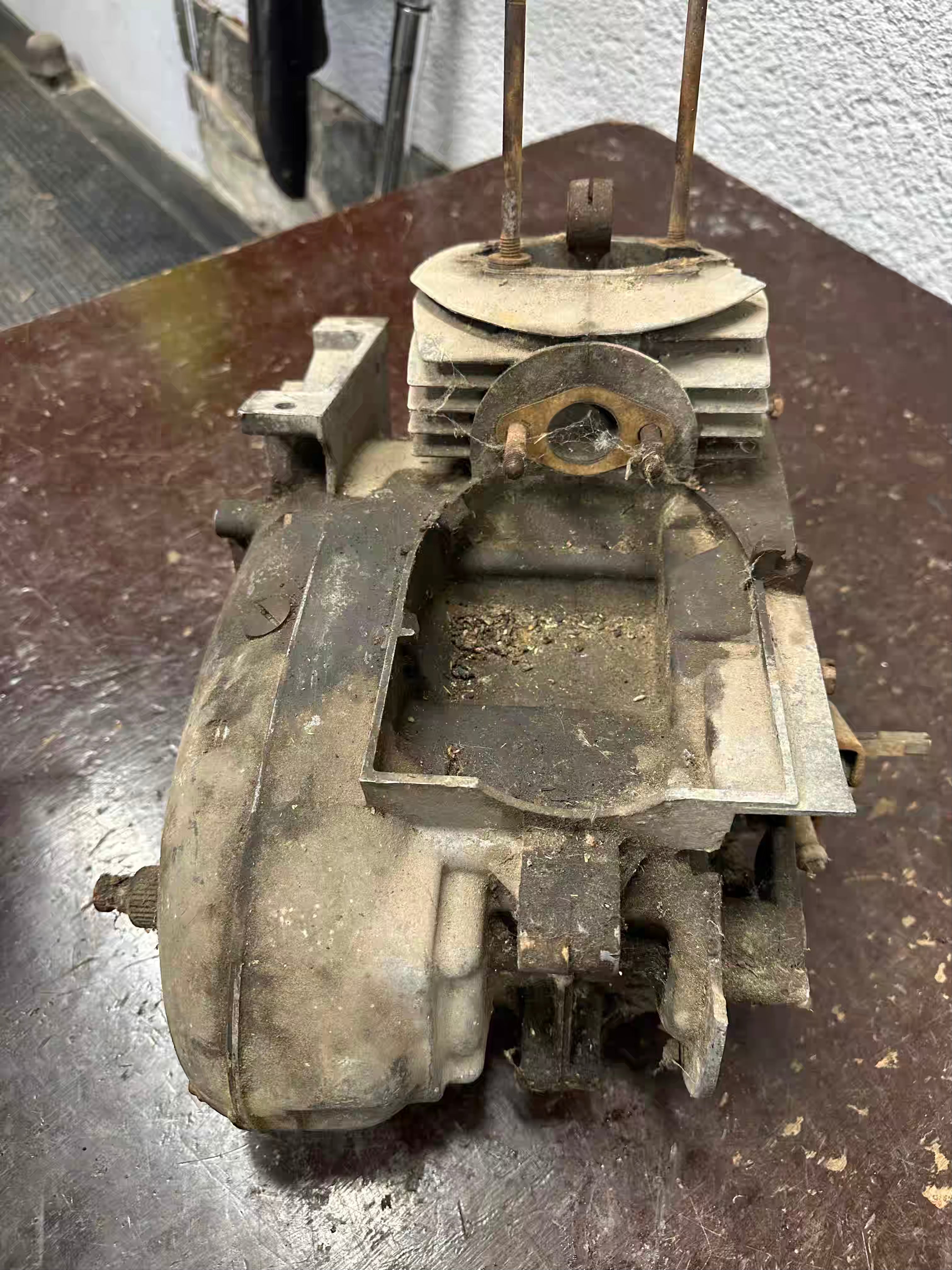 Motor spodok, polomotor ČZ 175/501  skúter