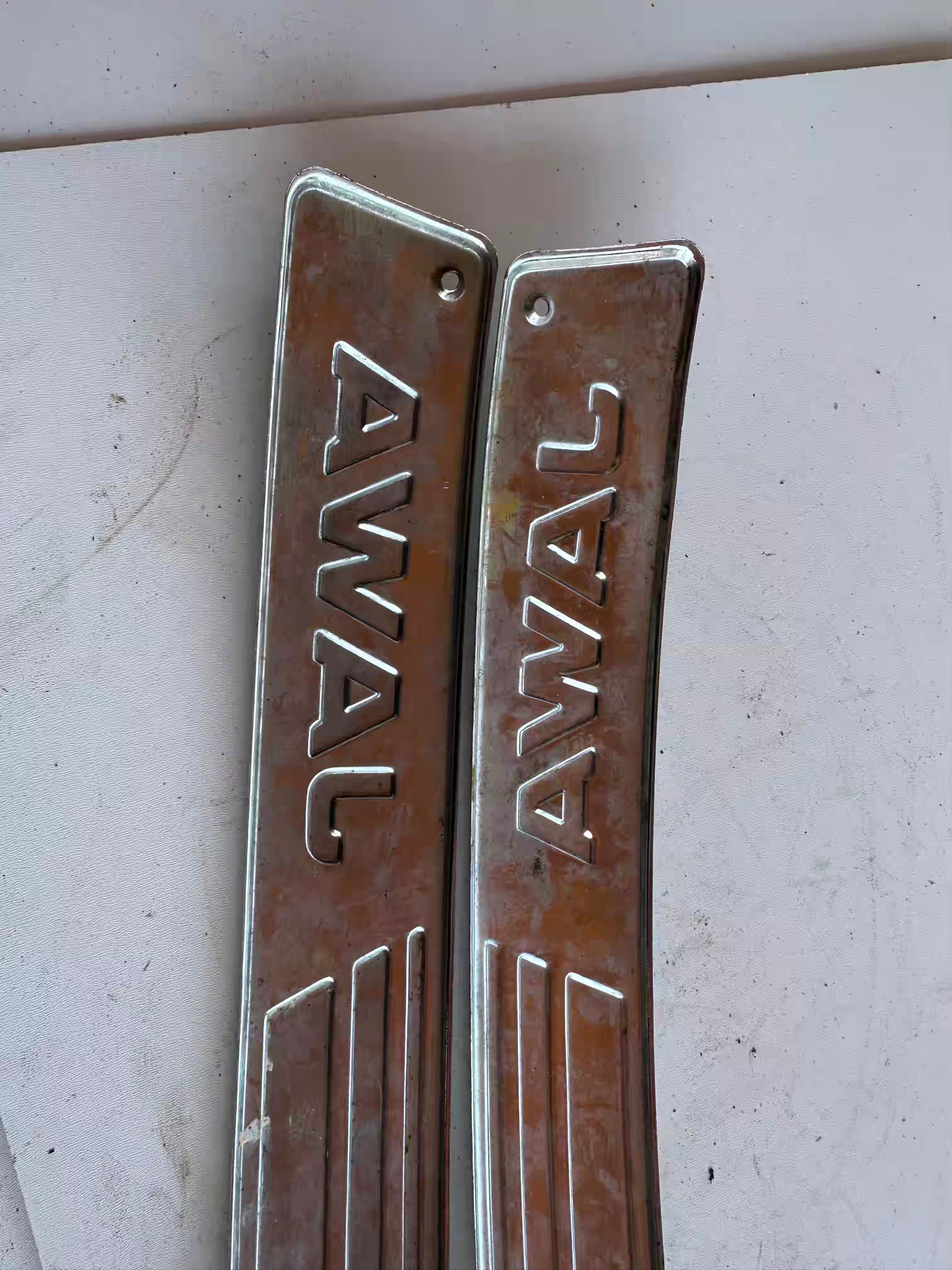 Lišty na nádrž, nápisy jawa Č.2
