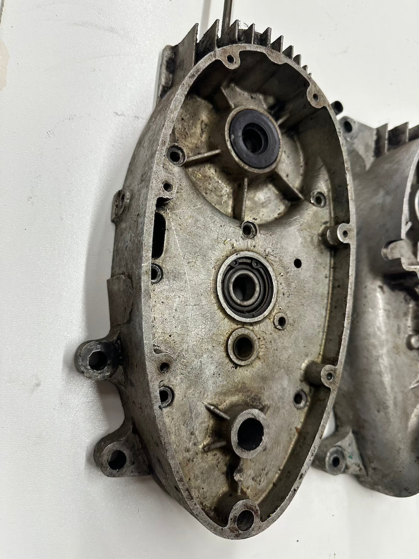 Bloky motora 550/555 dobrý stav, párové