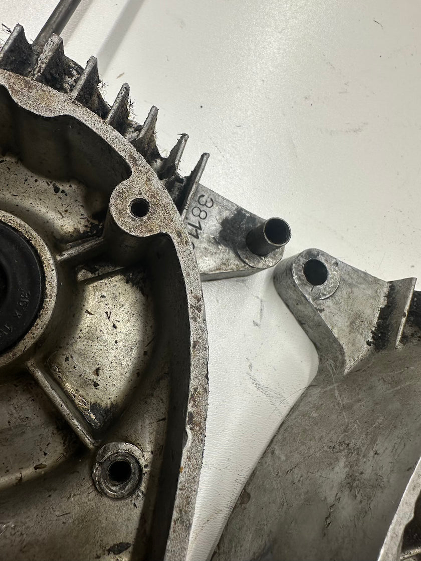 Bloky motora 550/555 dobrý stav, párové